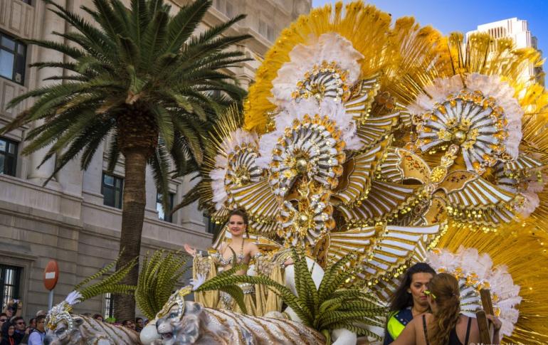 Karnaval në Tenerife: orari dhe programi i paradës në Santa Cruz